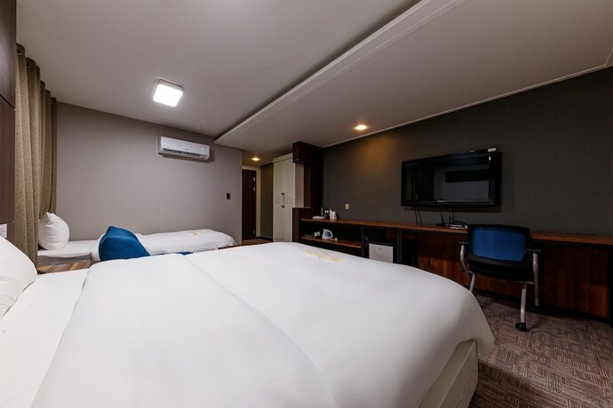 Imagen de la habitación del Hotel Rexhotel. Foto 28
