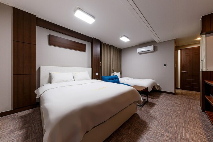 Imagen de la habitación del Hotel Rexhotel. Foto 30