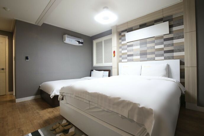 Imagen de la habitación del Hotel Rexhotel. Foto 38