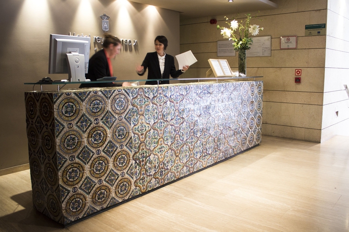 Imagen de los interiores del Hotel Rey Alfonso X. Foto 14