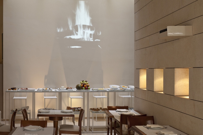 Imagen del bar/restaurante del Hotel Rey Alfonso X. Foto 6