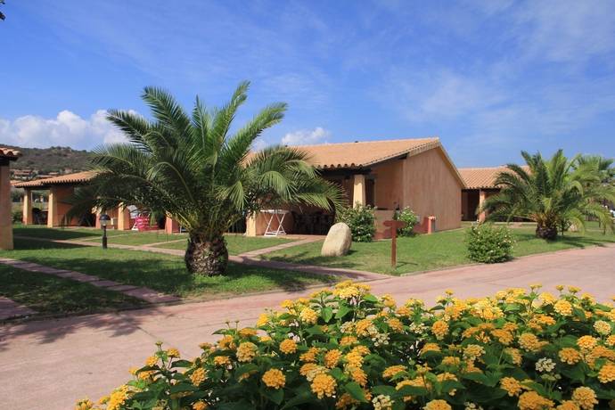 Imagen de los exteriores del Hotel Rey Beach Club. Foto 11