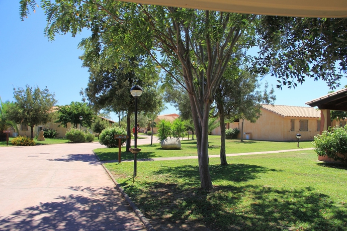 Imagen de los exteriores del Hotel Rey Beach Club. Foto 12