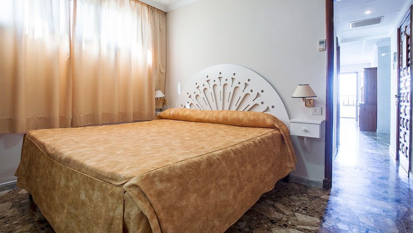 Imagen de la habitación del Hotel Rey Carlos. Foto 8