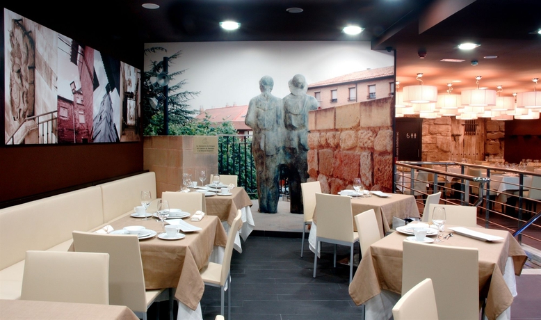 Imagen del bar/restaurante del Hotel Rey Sancho, Navarrete. Foto 2