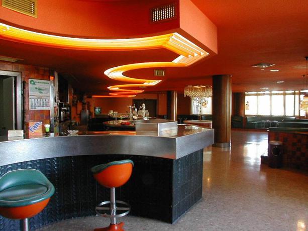 Imagen del bar/restaurante del Hotel Rey Sancho Ramirez. Foto 2