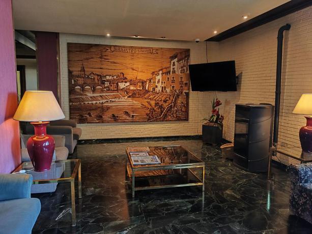 Imagen de los interiores del Hotel Rey Sancho Ramirez. Foto 16