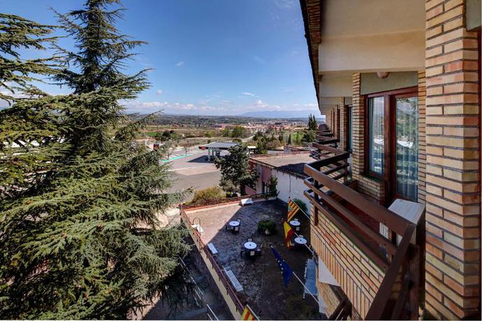 Imagen de los exteriores del Hotel Rey Sancho Ramirez. Foto 15