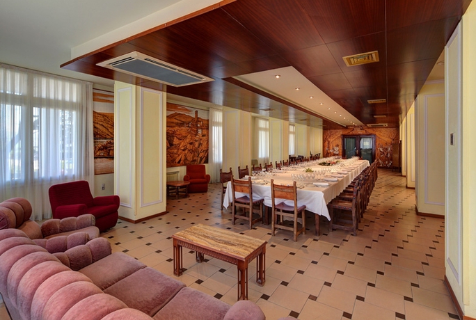Imagen del bar/restaurante del Hotel Rey Sancho Ramirez. Foto 4