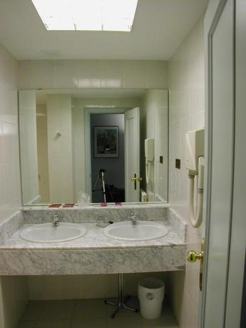 Imagen de la habitación del Hotel Rey Sancho Ramirez. Foto 10