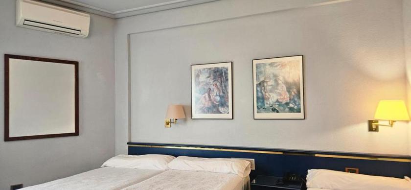 Imagen de la habitación del Hotel Rey Sancho Ramirez. Foto 11