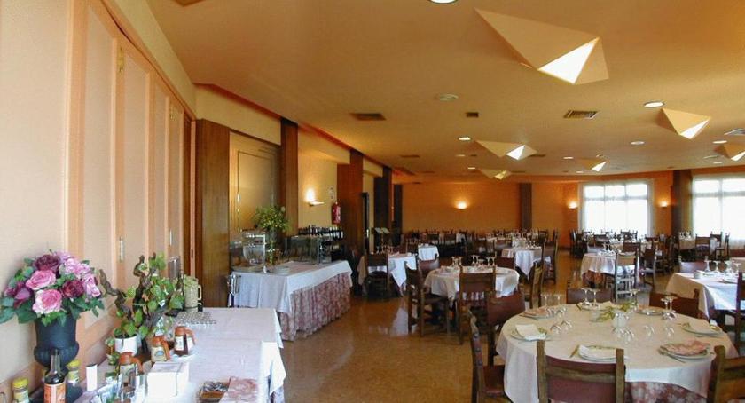 Imagen del bar/restaurante del Hotel Rey Sancho Ramirez. Foto 5
