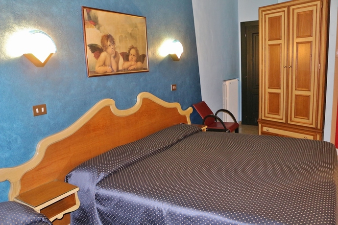Imagen de la habitación del Hotel Rey, Tur&iacute;n. Foto 4