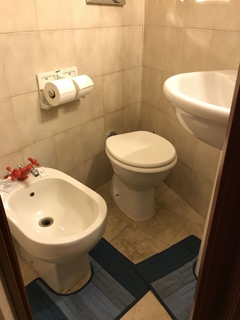 Imagen de la habitación del Hotel Rey, Tur&iacute;n. Foto 12