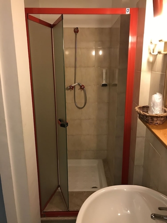 Imagen de la habitación del Hotel Rey, Tur&iacute;n. Foto 17