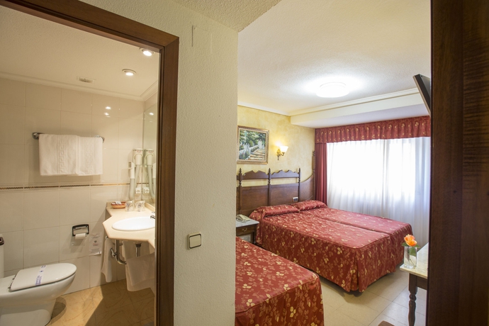 Imagen de la habitación del Hotel Reyes Catolicos, Salamanca. Foto 9