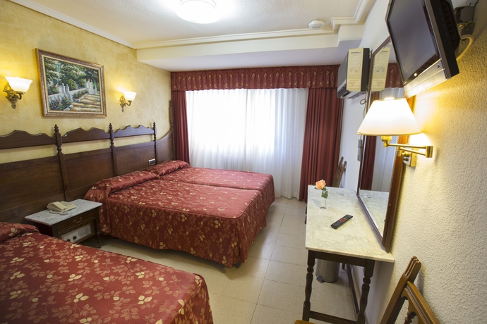 Imagen de la habitación del Hotel Reyes Catolicos, Salamanca. Foto 10