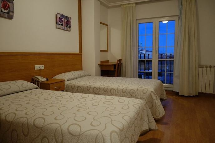 Imagen de la habitación del Hotel Reyes de Le&oacute;n. Foto 2