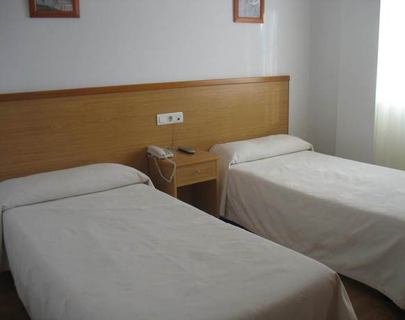 Imagen de la habitación del Hotel Reyes de Le&oacute;n. Foto 4