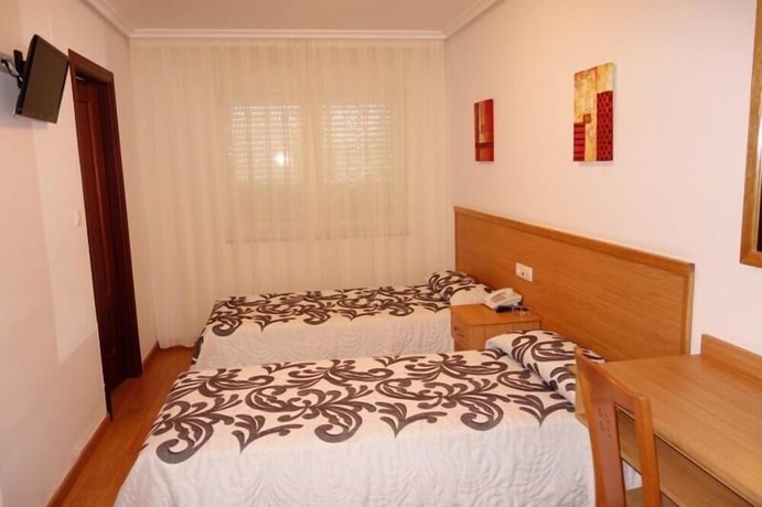 Imagen de la habitación del Hotel Reyes de Le&oacute;n. Foto 5