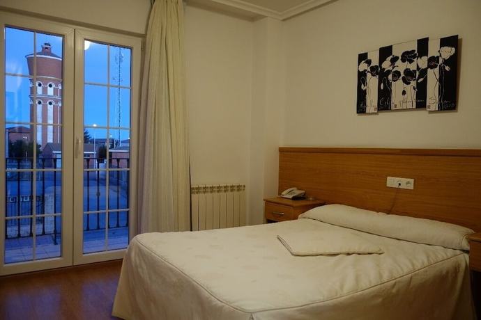 Imagen de la habitación del Hotel Reyes de Le&oacute;n. Foto 6