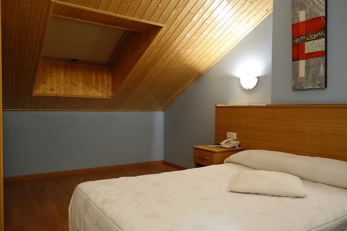 Imagen de la habitación del Hotel Reyes de Le&oacute;n. Foto 7