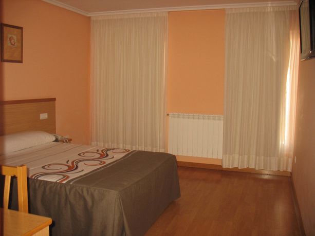Imagen de la habitación del Hotel Reyes de Le&oacute;n. Foto 9