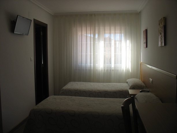 Imagen de la habitación del Hotel Reyes de Le&oacute;n. Foto 13