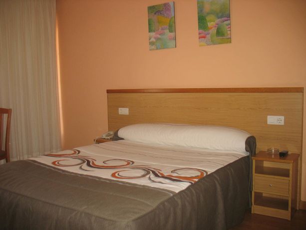 Imagen de la habitación del Hotel Reyes de Le&oacute;n. Foto 16