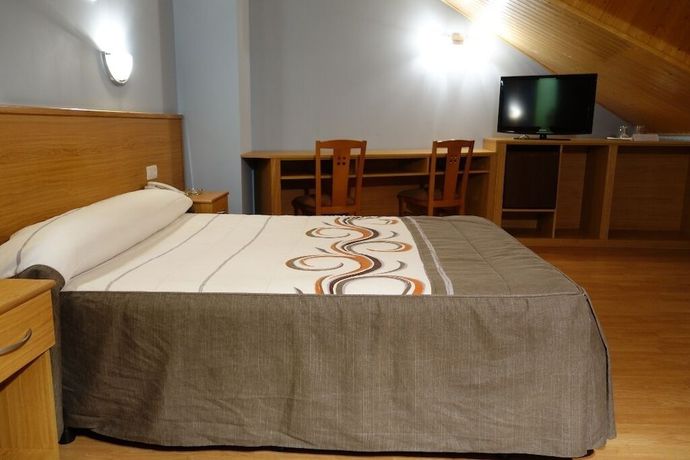 Imagen de la habitación del Hotel Reyes de Le&oacute;n. Foto 18