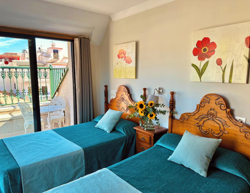 Imagen de la habitación del Hotel Reyesol. Foto 15