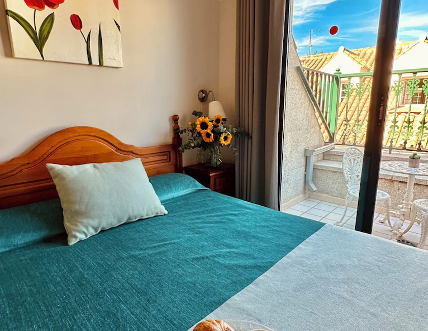 Imagen de la habitación del Hotel Reyesol. Foto 24