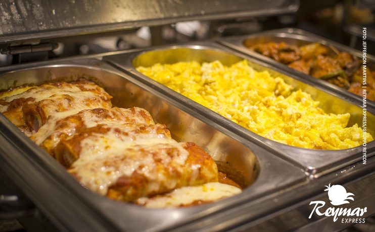 Imagen del bar/restaurante del Hotel Reymar Express. Foto 4