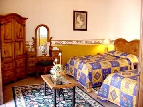 Imagen de la habitación del Hotel Reyna Soledad. Foto 7