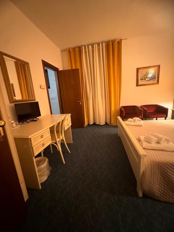 Imagen de la habitación del Hotel Rey's. Foto 8