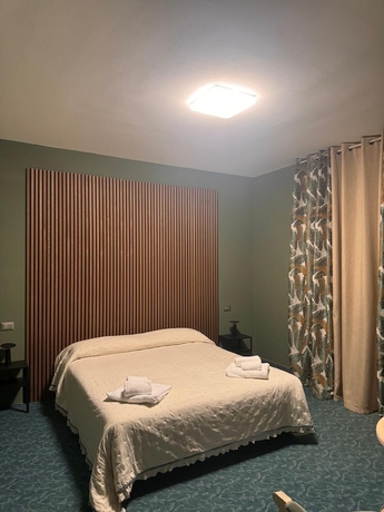 Imagen de la habitación del Hotel Rey's. Foto 9