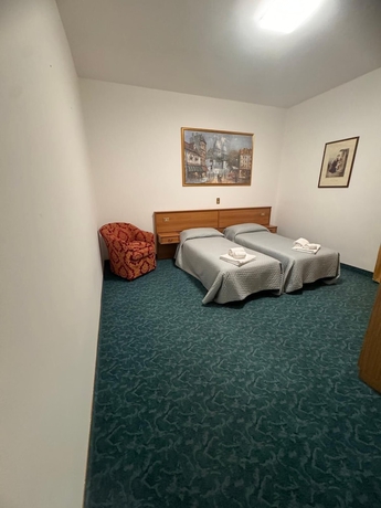 Imagen de la habitación del Hotel Rey's. Foto 10