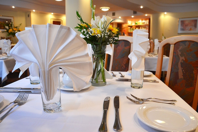 Imagen del bar/restaurante del Hotel Reytan. Foto 3