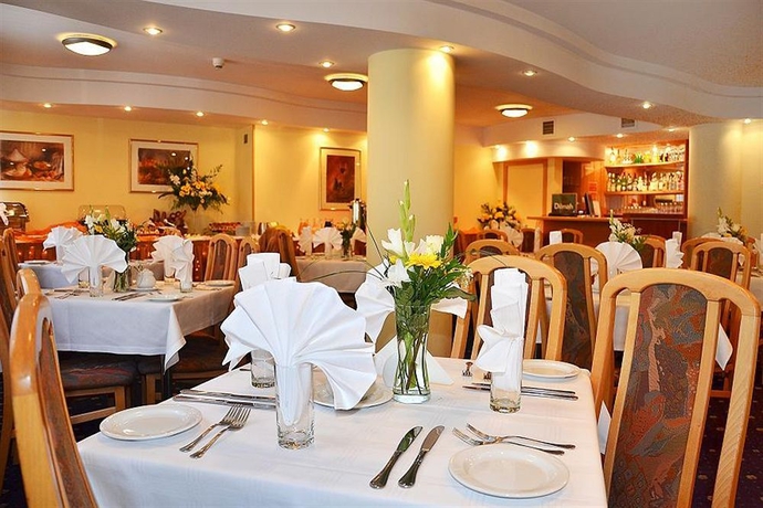 Imagen del bar/restaurante del Hotel Reytan. Foto 4