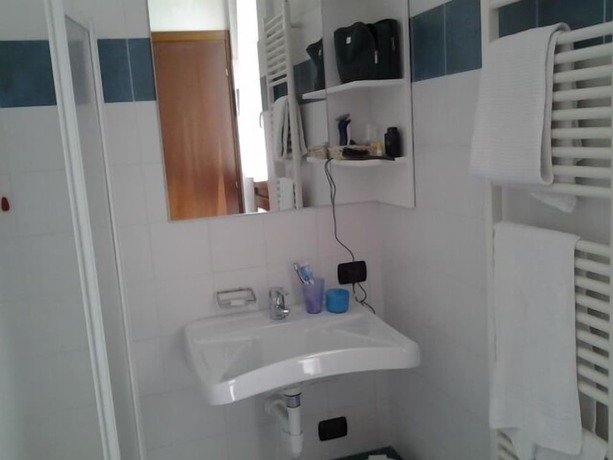 Imagen de la habitación del Hotel Rezia, Bolladore. Foto 17