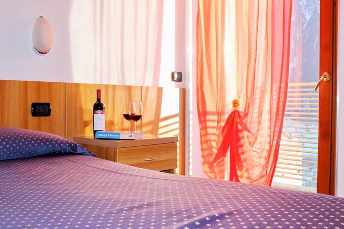 Imagen de la habitación del Hotel Rezia, Bolladore. Foto 18