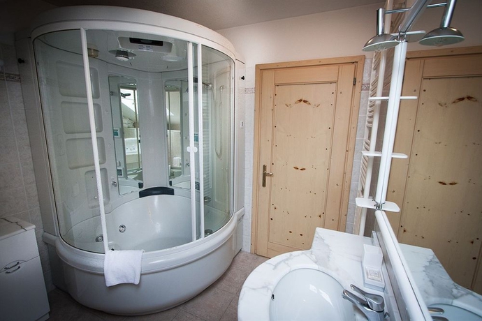 Imagen de la habitación del Hotel Rezia. Foto 8