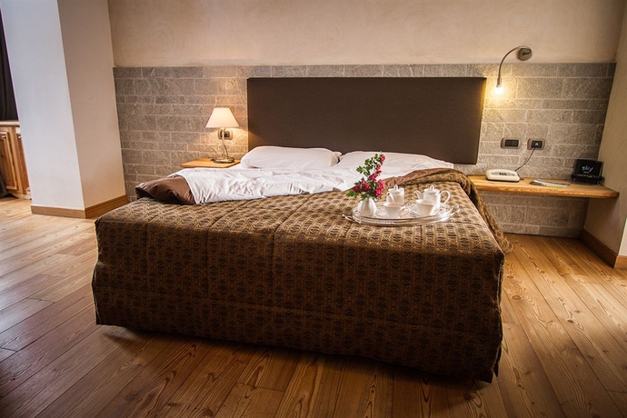 Imagen de la habitación del Hotel Rezia. Foto 10