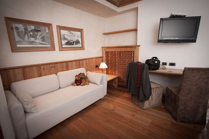 Imagen de los interiores del Hotel Rezia. Foto 16