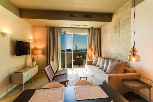 Imagen de la habitación del Hotel Rezident Tomis Marina. Foto 19