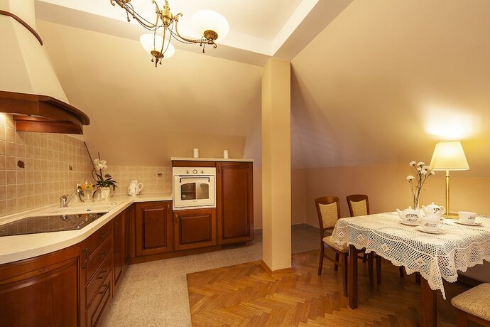 Imagen de la habitación del Hotel Rezydencja Dw&oacute;r Polski. Foto 15