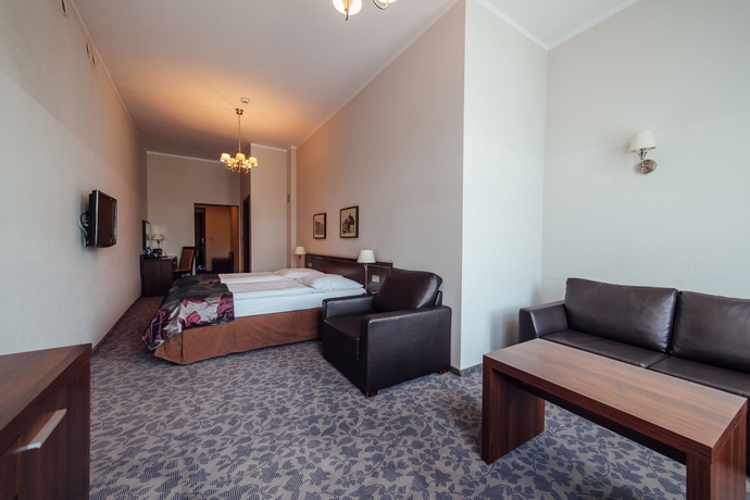 Imagen de la habitación del Hotel Rezydent. Foto 3