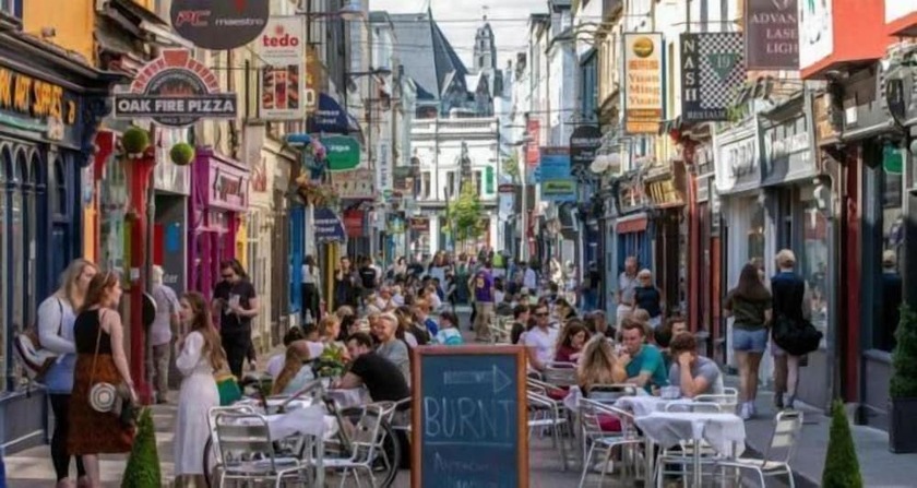 Imagen del bar/restaurante del Hotel Rezz Cork. Foto 12