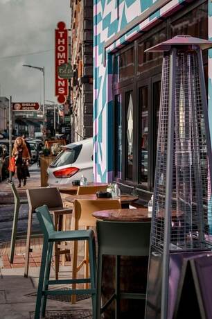 Imagen del bar/restaurante del Hotel Rezz Cork. Foto 14