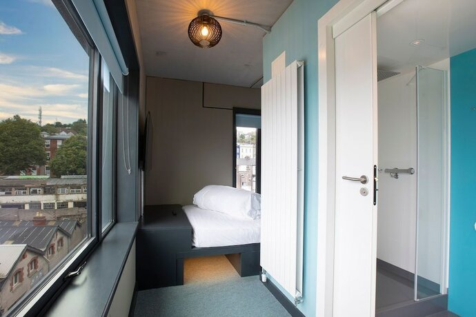 Imagen de la habitación del Hotel Rezz Cork. Foto 20